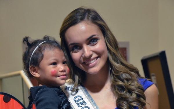 Miss Georgia Teen embraces the little ones