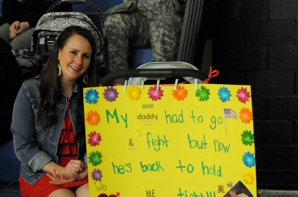 Families from 3/2 SBCT welcome home their loved ones