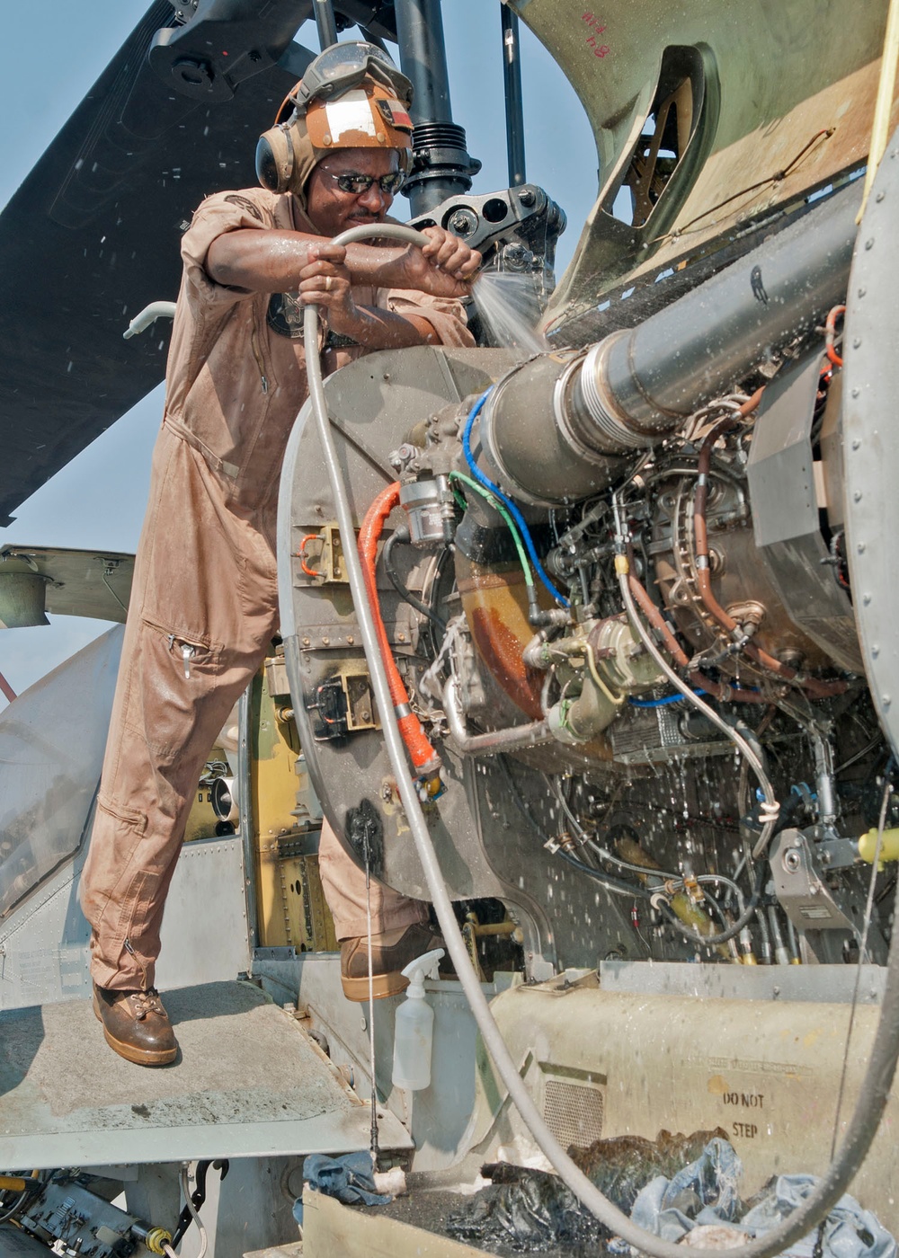 Helicopter engine cleaning