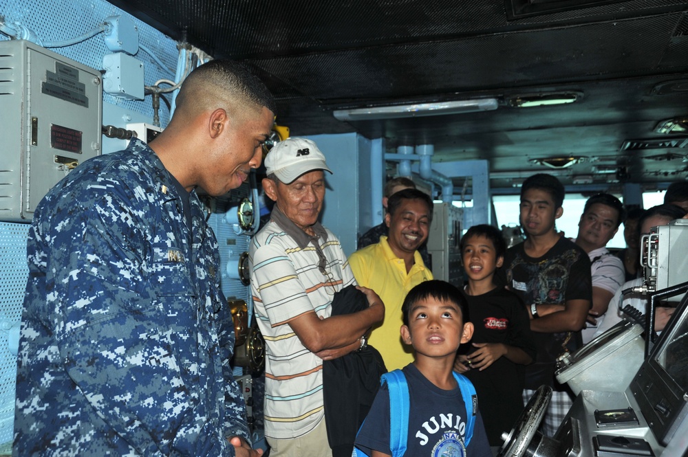 USS George Washington sailor gives tour