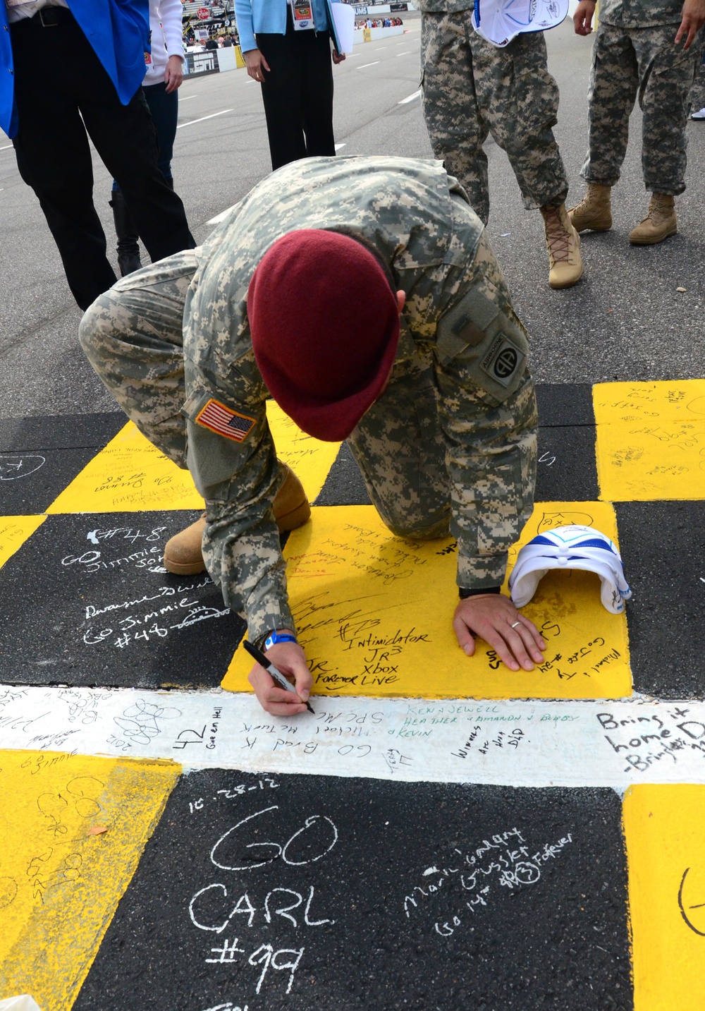 Fort Bragg soldiers start NASCAR 'engines'