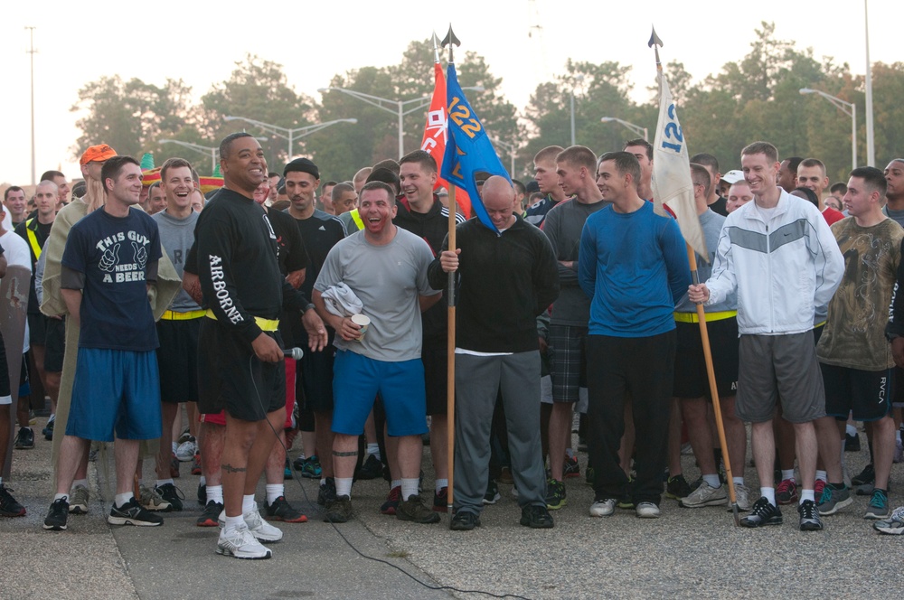 Atlas soldiers, family dress up, run for fun