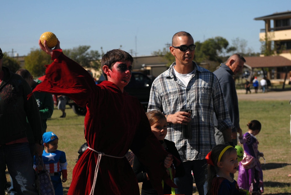 Ironhorse soldiers host Trunk or Treat for families