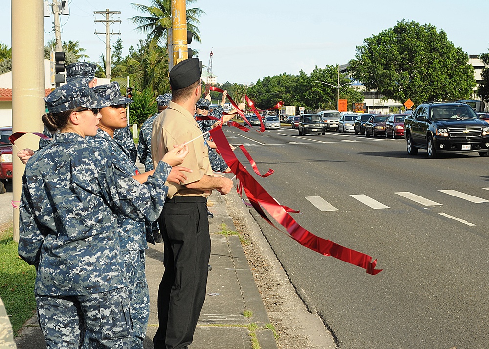 USS Frank Cable sailors support Red Ribbon Week