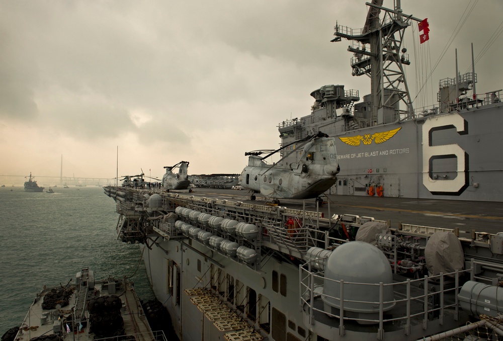 USS Denver arrives at Hong Kong