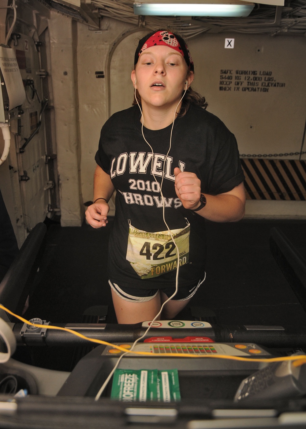 USS New York sailor runs marathon on treadmill