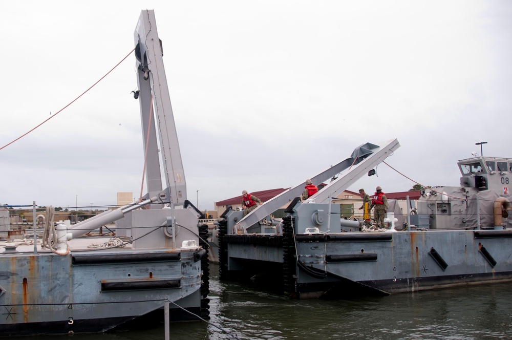 Seabees prepare for Hurricane Sandy