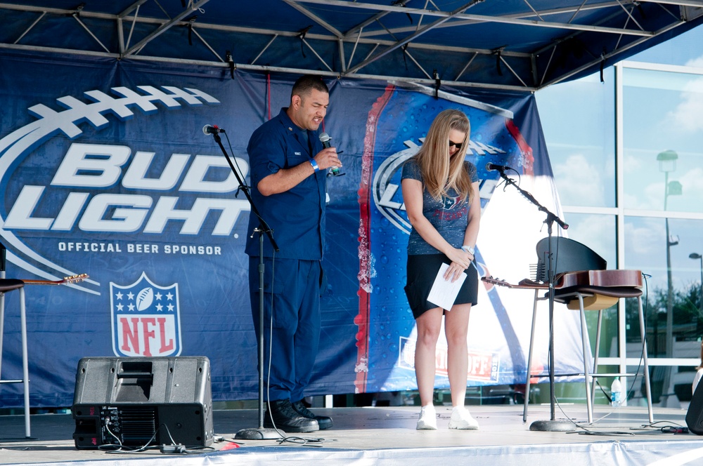 Texans NFL team hosts BBQ cook off for military