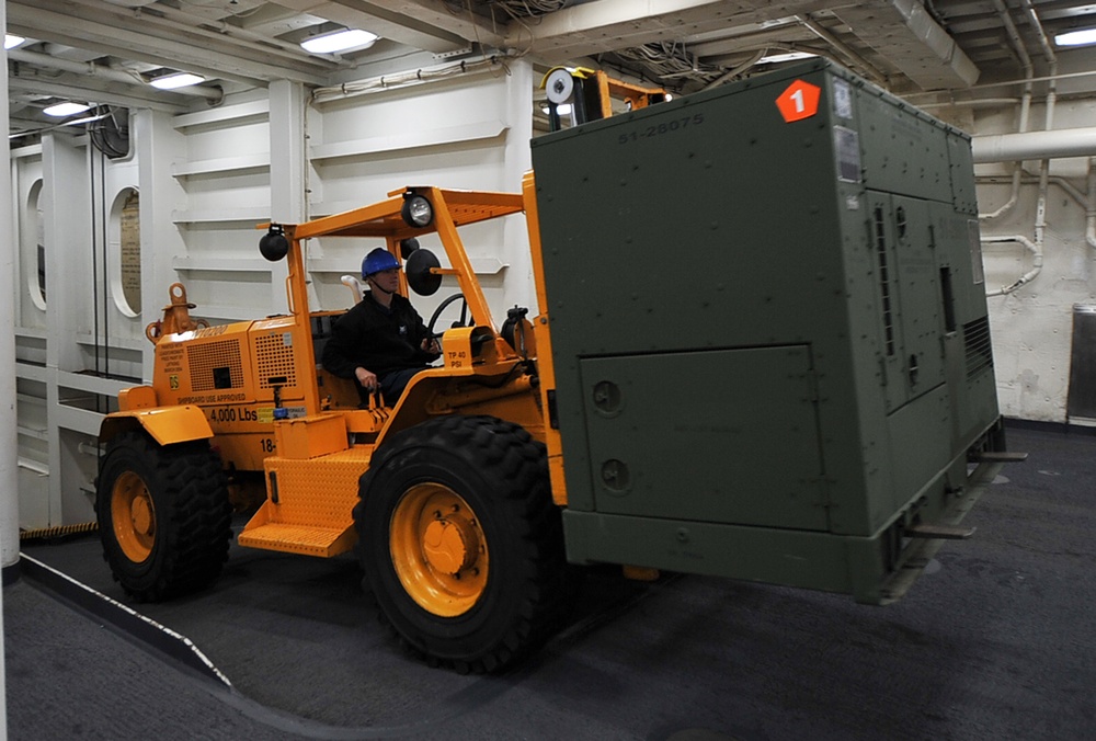 USS San Antonio prepares for Hurricane Sandy relief