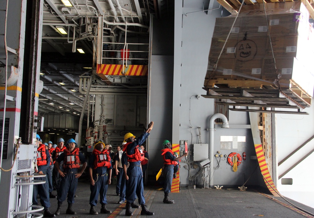 USS George Washington crew conducts replenishment