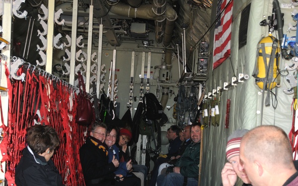 Employers, educators tour Minnesota's National Guard