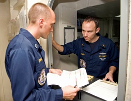 Stennis sailors take classes at sea