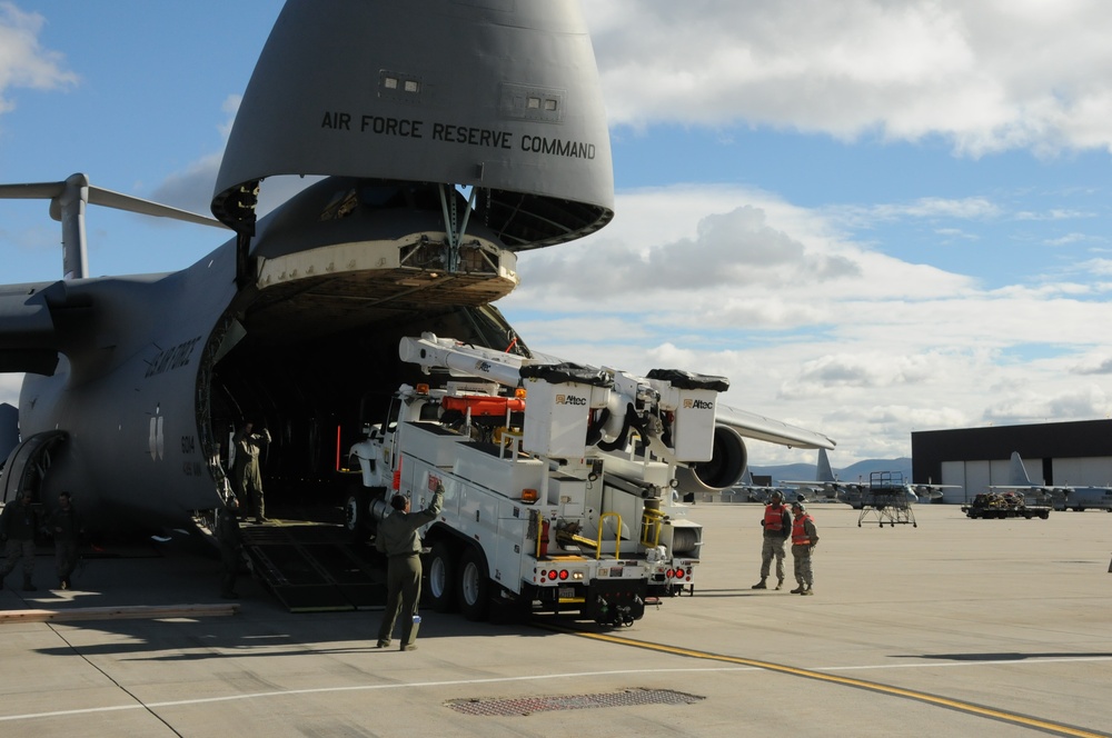 105th Airlift Wing supports 18th Air Force Lean Forward Hurricane Sandy airlift