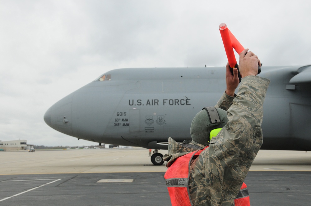 105th Airlift Wing Key Hub in 18th Air Force &quot;Lean Forward&quot; support of East Coast relief efforts