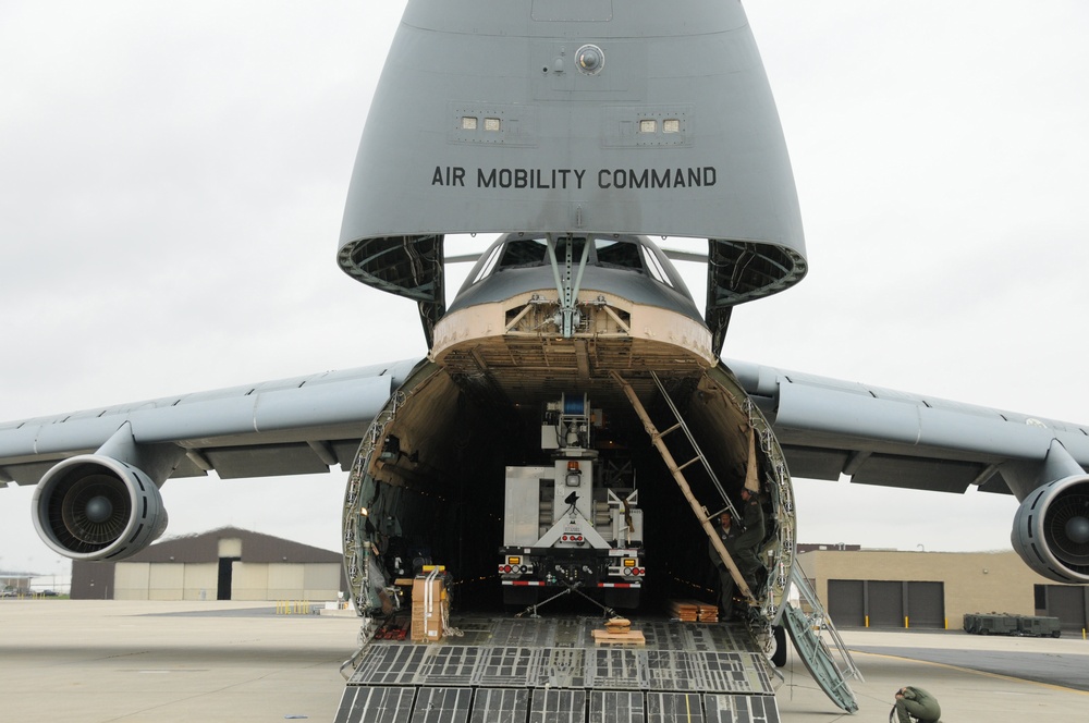 105th Airlift Wing Key Hub in 18th Air Force &quot;Lean Forward&quot; support of East Coast relief efforts