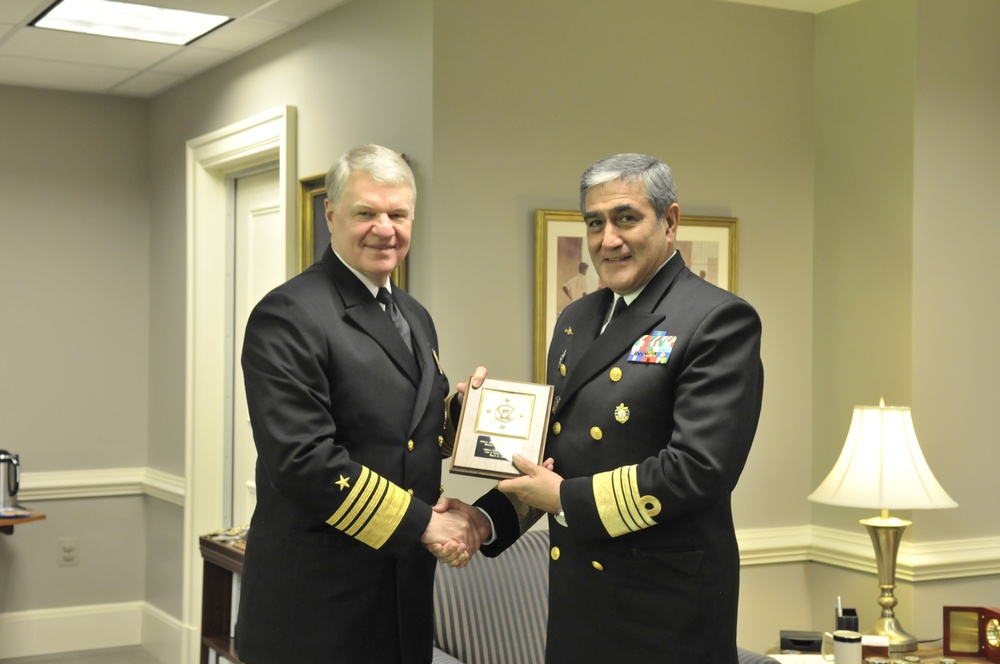 Mexican navy admiral visits Pentagon