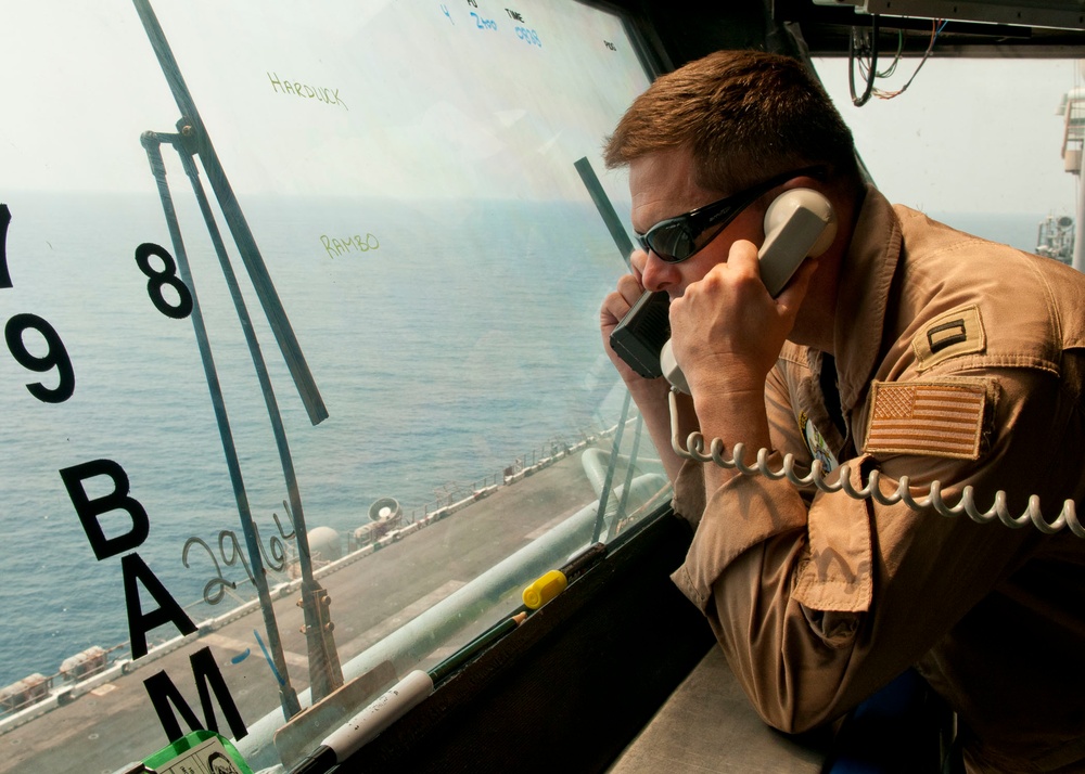 Relaying messages to the flight deck