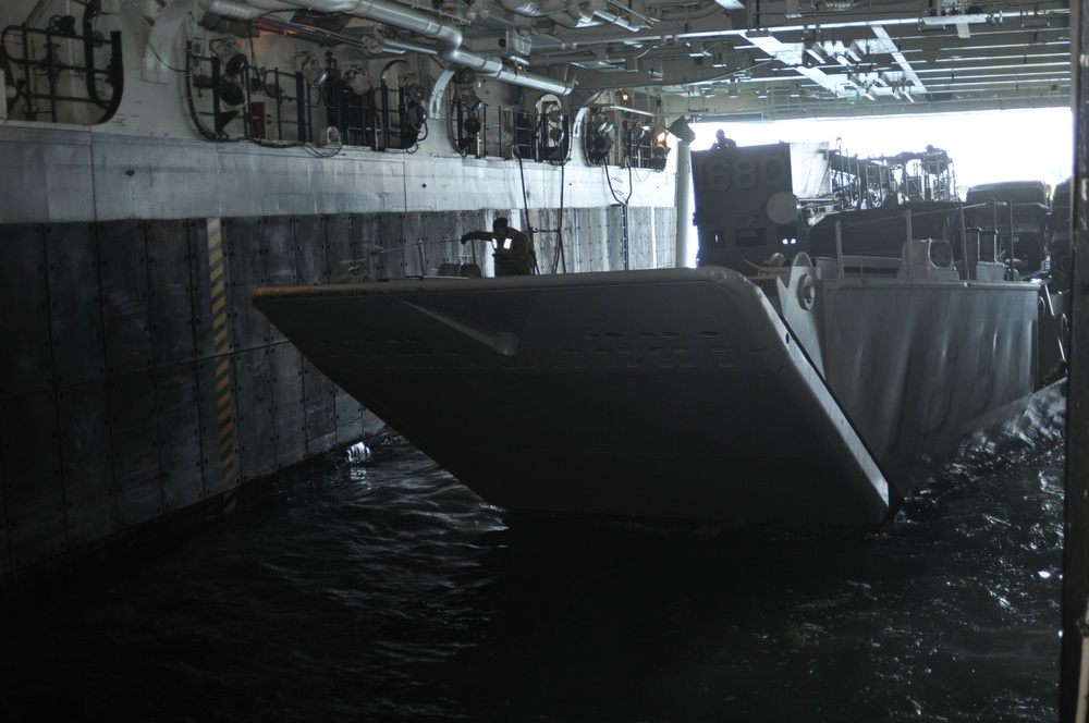 USS Peleliu action