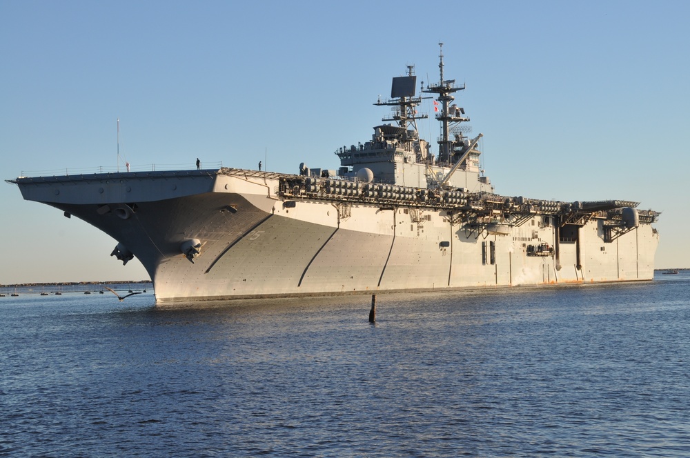 USS Bataan arrives at Naval Station Mayport