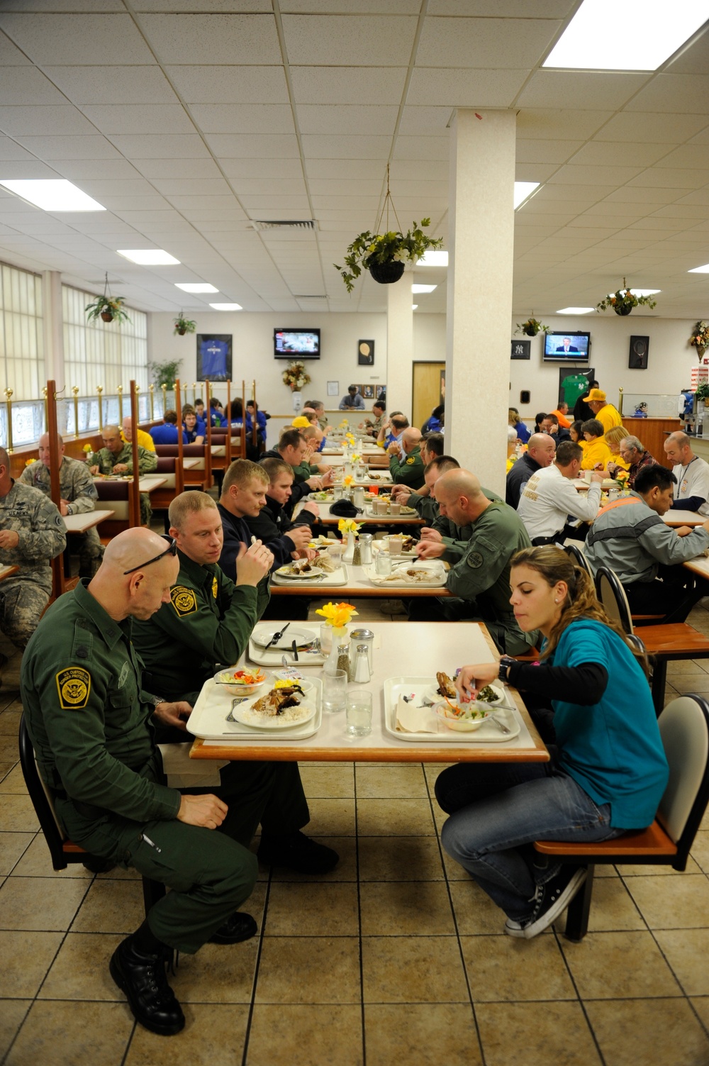 Dix dining facility feeds FEMA