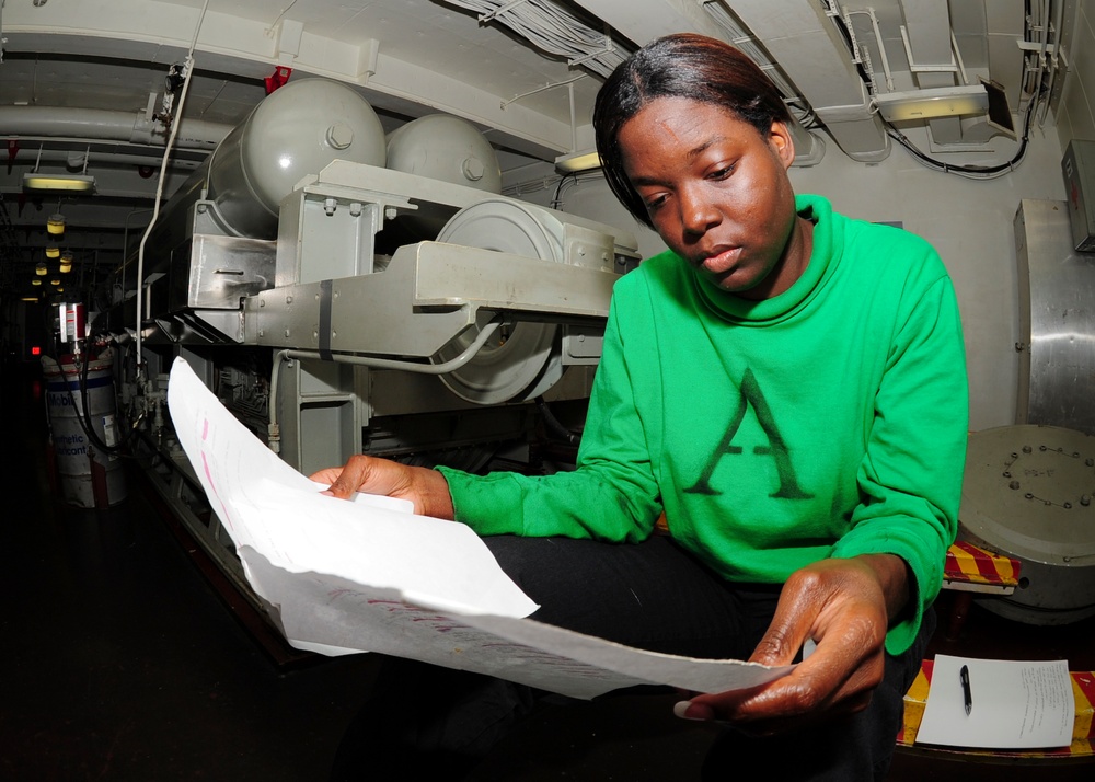 George HW Bush conducts carrier qualifications