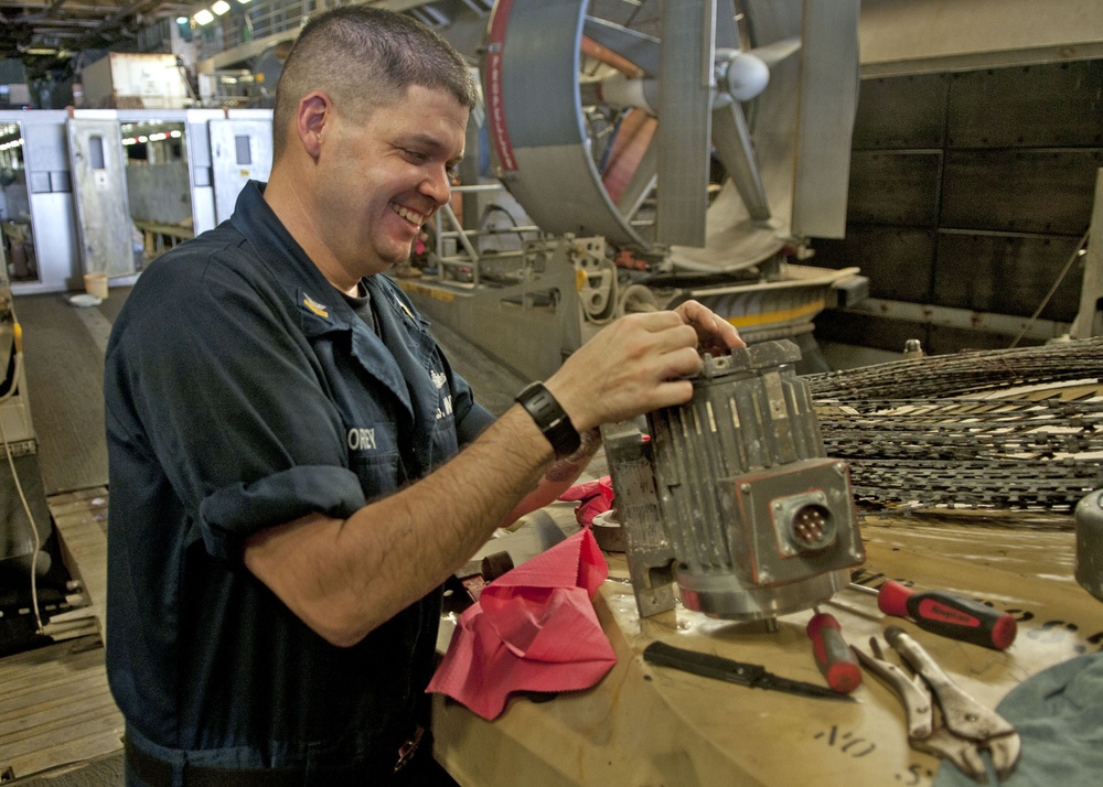 Repairing a water wash pump