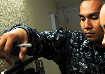 USS Ronald Reagan sailor gets weighed in