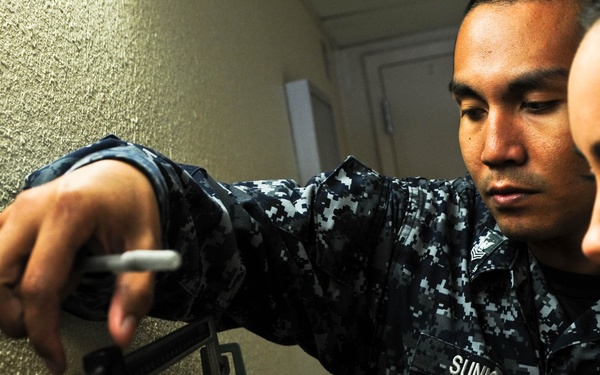 USS Ronald Reagan sailor gets weighed in
