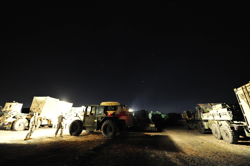 Soldiers begin Sandy relief staging operations at COL Victory
