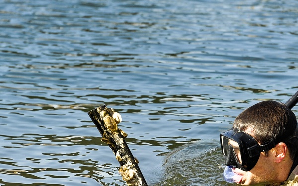 AFSOC/STTS Marina Cleanup