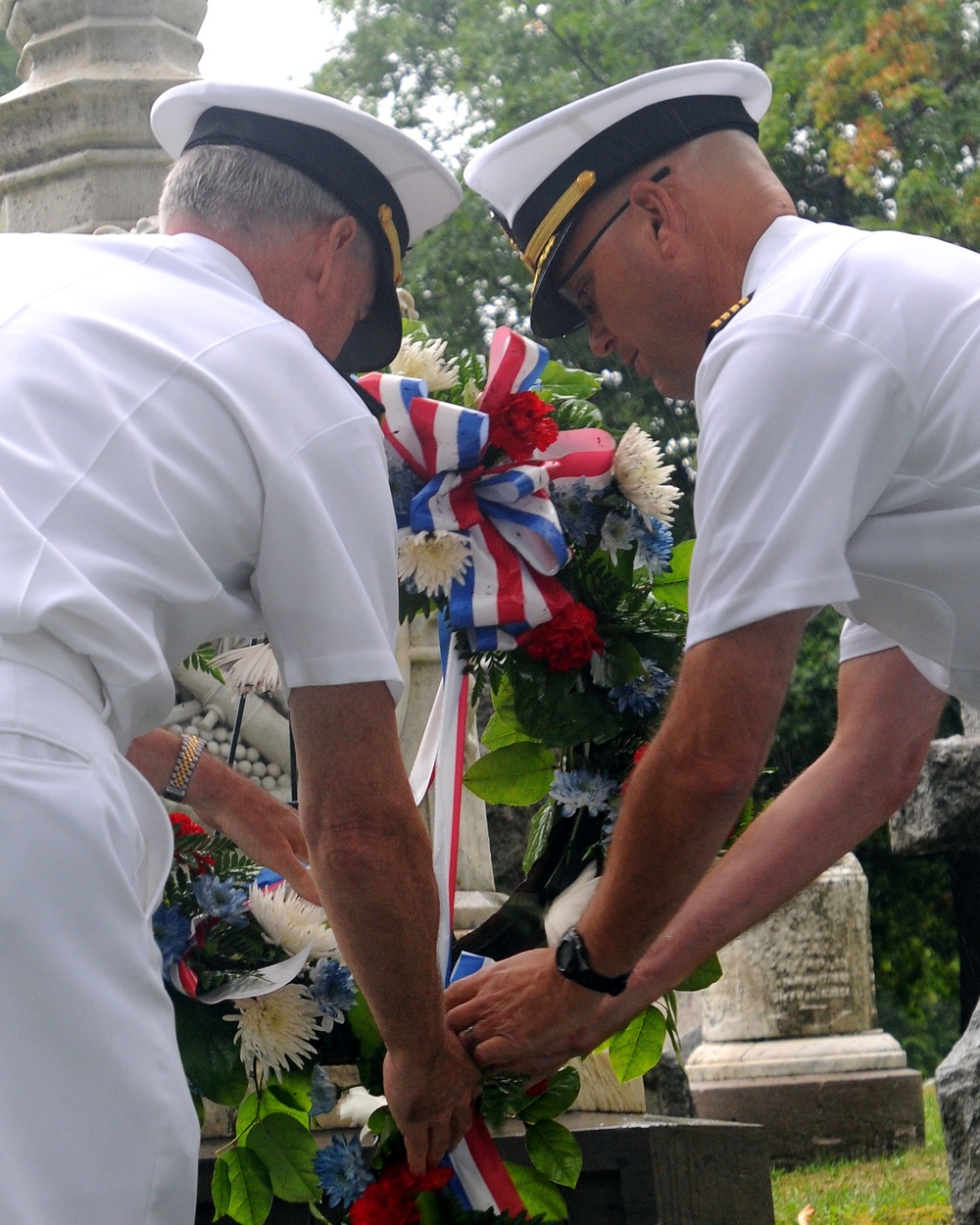 Sailors remember commodore during ceremony