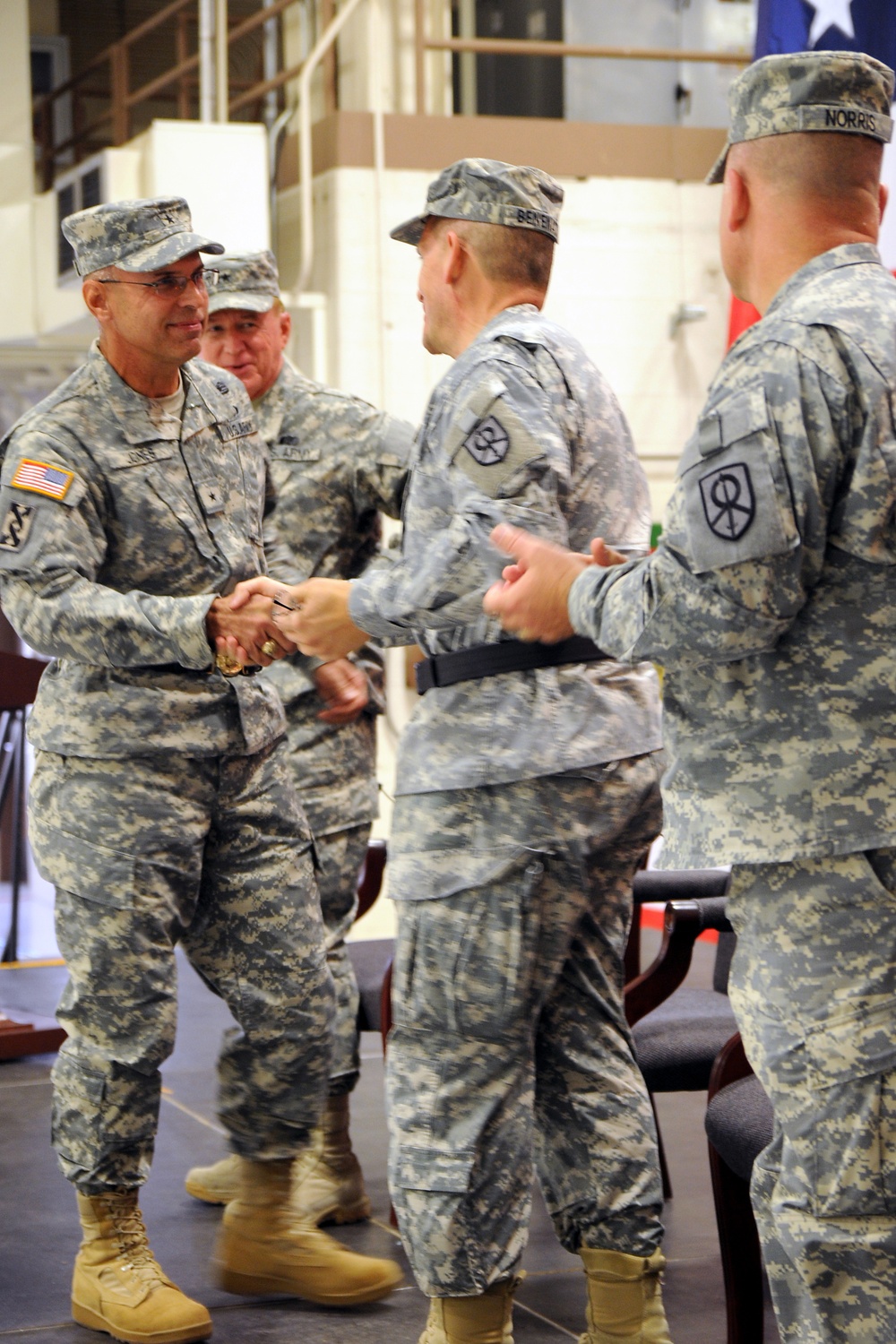 Army Reserve sustainment command bids farewell to outgoing general, welcomes new commander