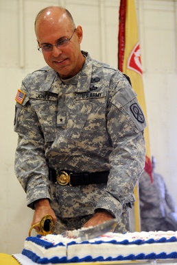 Army Reserve sustainment command bids farewell to outgoing general, welcomes new commander