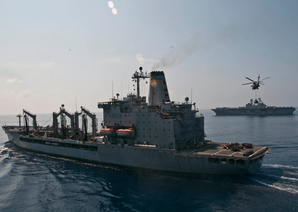 USS Iwo Jima replenishment