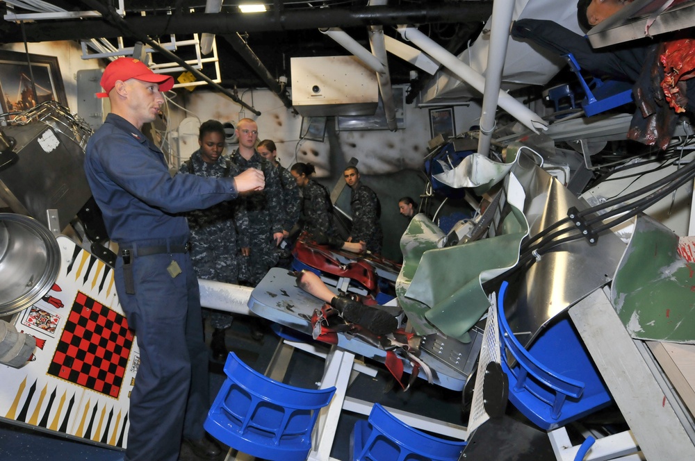 USS Trayer escorts midshipmen