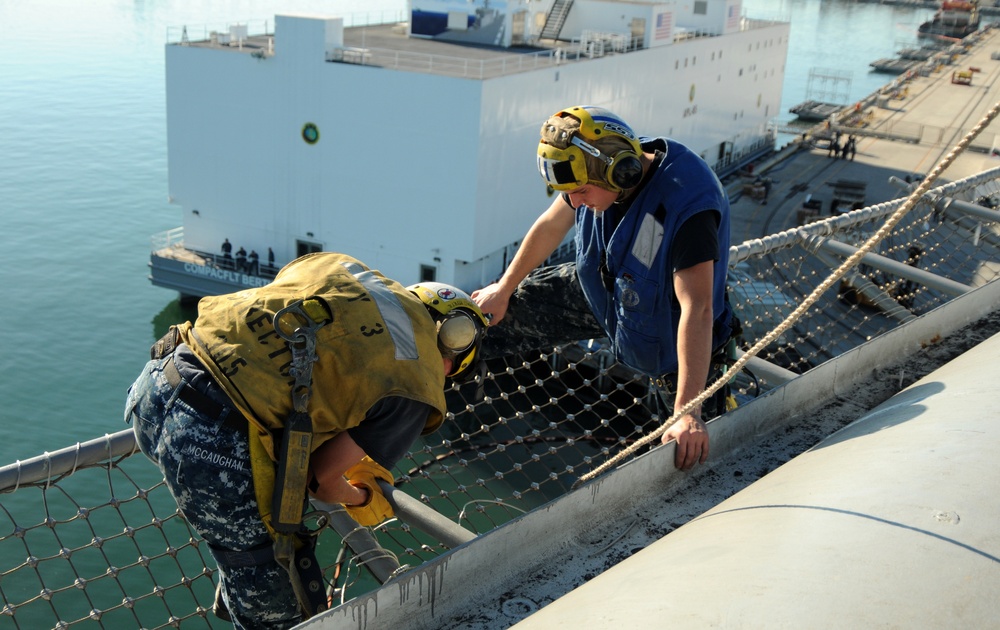 DVIDS - Images - USS Carl Vinson Sailors At Work [Image 18 Of 26]