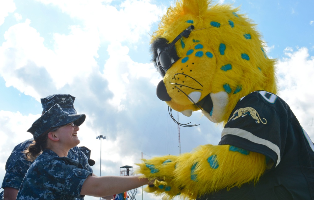 USS Bataan sailors meet Jacksonville Jaguars