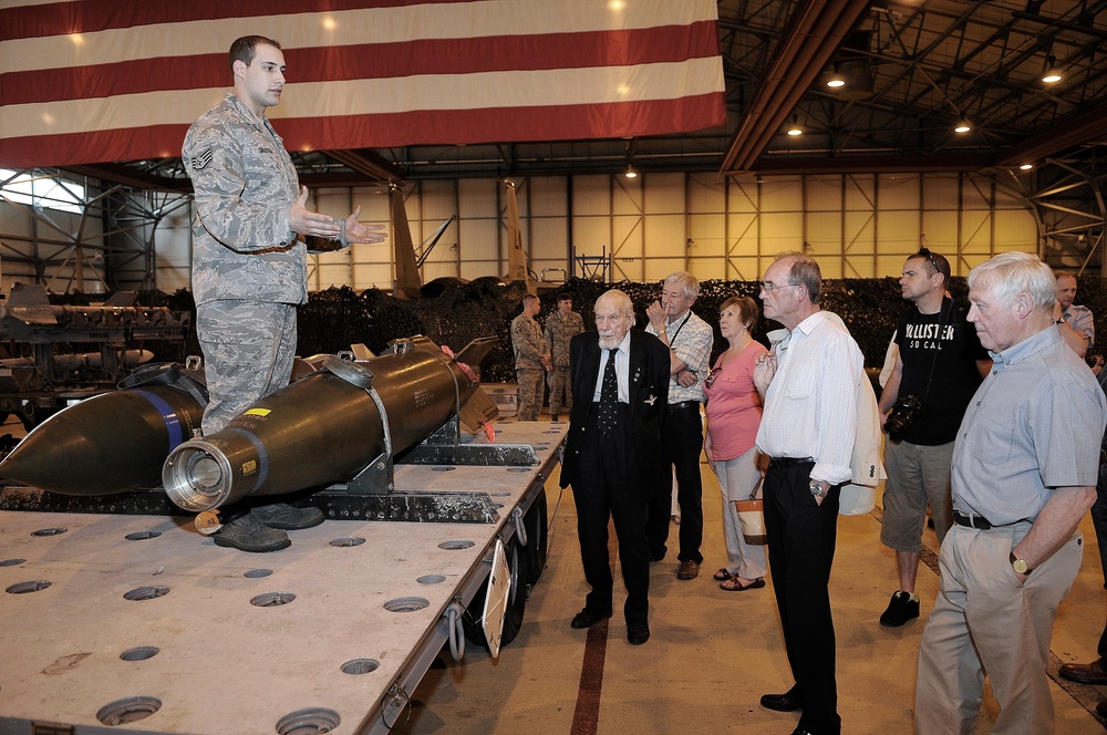 Retired RAF wing commander tours base