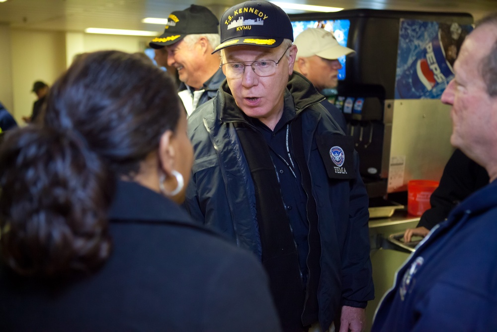 DHS volunteers arrive in New York