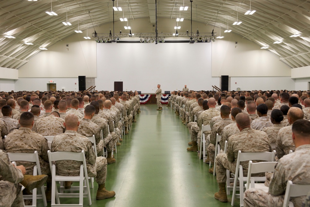 Gen. Amos visits Fort Leonard Wood