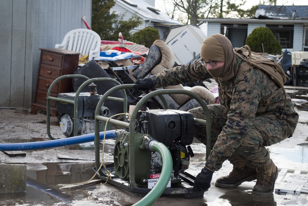 Marines, Air Force pump water from Breezy Point, Queens, NY