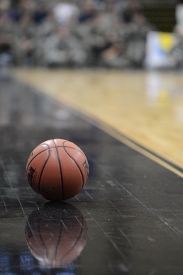 Huskies edge out Spartans 66-62 in Armed Forces Classic
