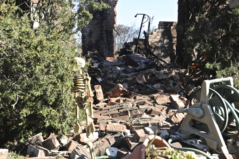 Fire ravages Rockaway Beach neighborhood