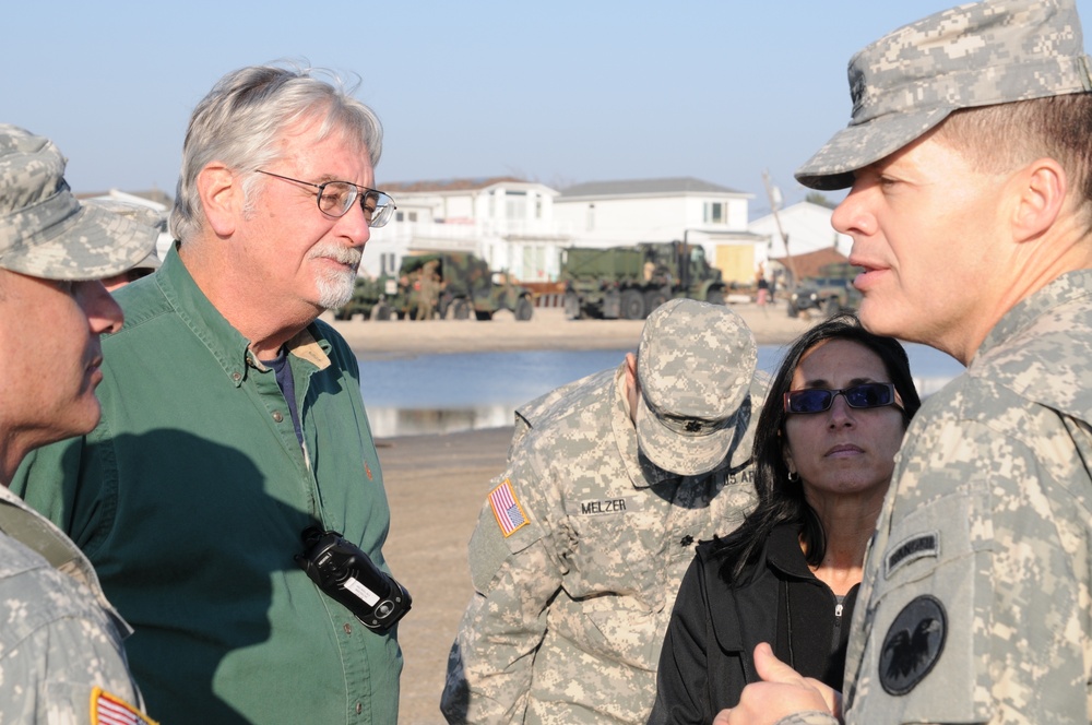 Army Reserve top officer visits Breezy Point, NY