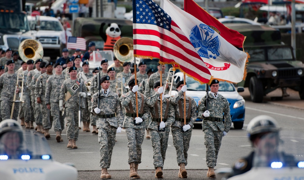 DVIDS Images Veterans Day Parade in Nashville [Image 5 of 6]