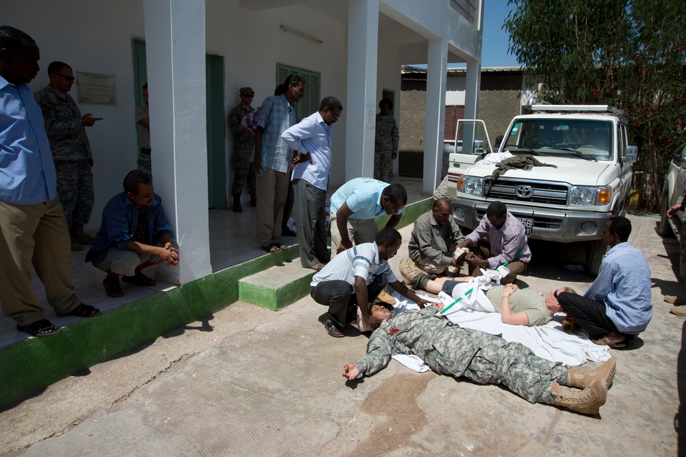 Soldiers, teachers team during first aid workshops