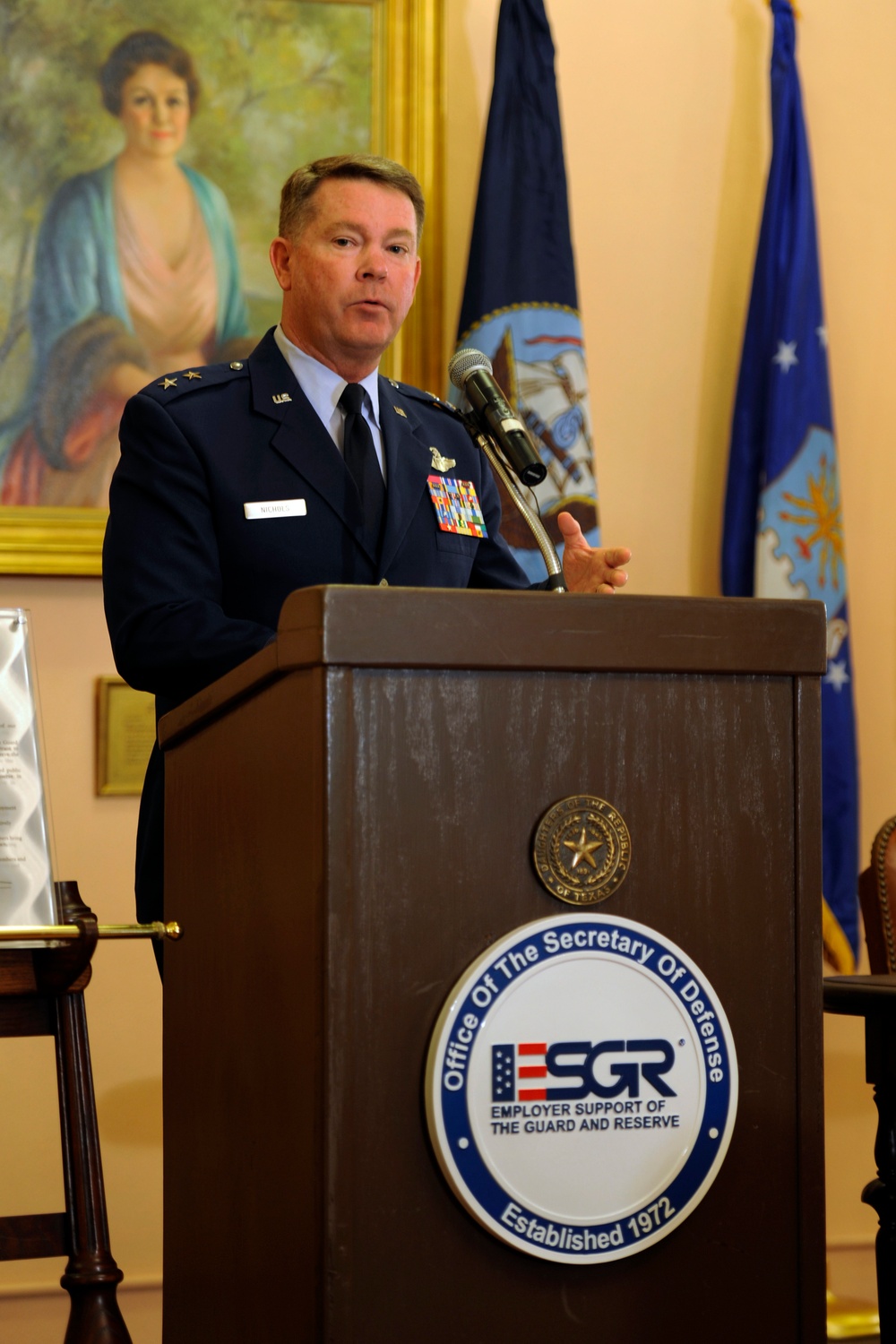 Maj. Gen. Nichols speaks at ESGR event