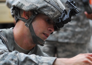 Through the woods: 18th Fires Brigade soldiers put teamwork to the test in the Viper Challenge