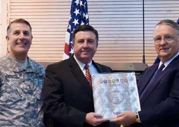 Walmart signs agreement of support for Reserve and Guard