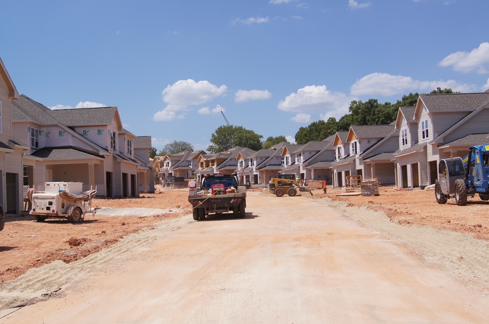 Fort Leonard Wood replaces houses destroyed by tornado; hosts ribbon cutting